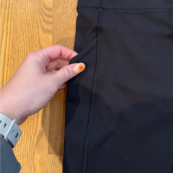 NWT Lululemon Invigorate HR legging 25” - size 20 - Picture 3 of 6